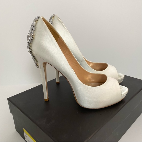 Badgley Mischka Kiara Bridal Pumps 8.5 White Satin | Crystal Heel Peep Toe Shoes - Picture 7 of 16